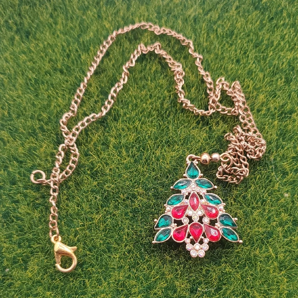 Elegant Gold Tone Swarovski Crysyals Necklace with‎ Red and Green  24 Inch N3831